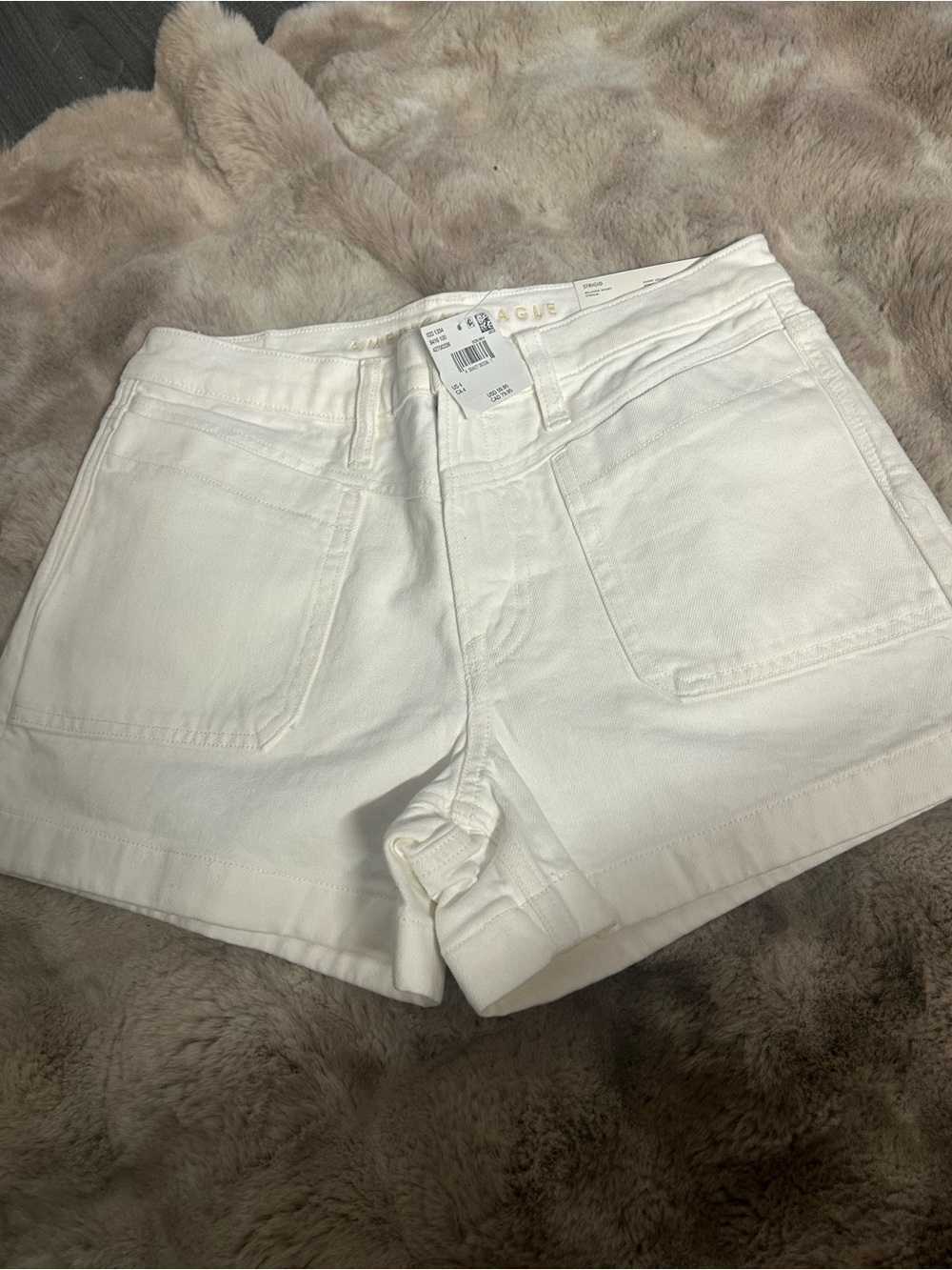 NWT AE White Strigid Relaxed Women's Shorts - Picture 2 of 10